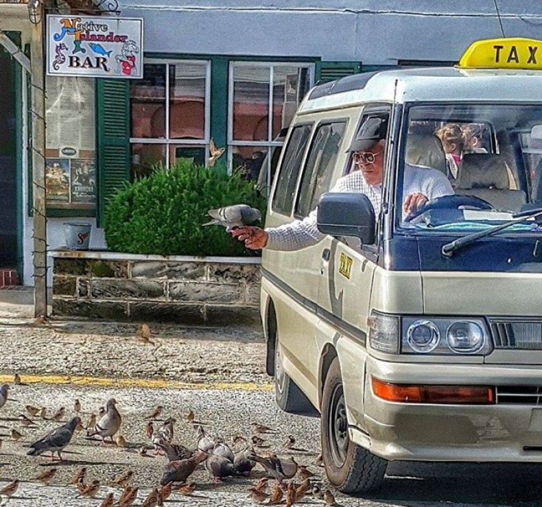 Bermudians Are Friendly wif Errwun